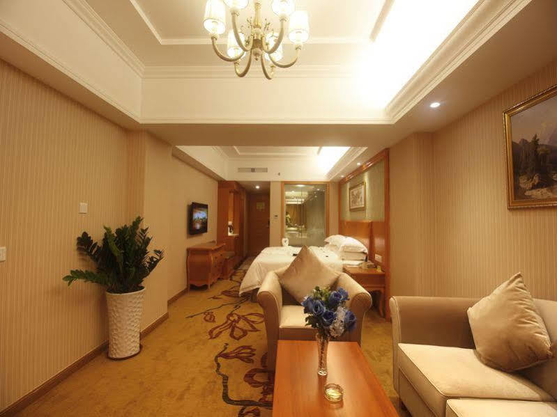Hanting Express Sanya The First Market Branch Hotel المظهر الخارجي الصورة