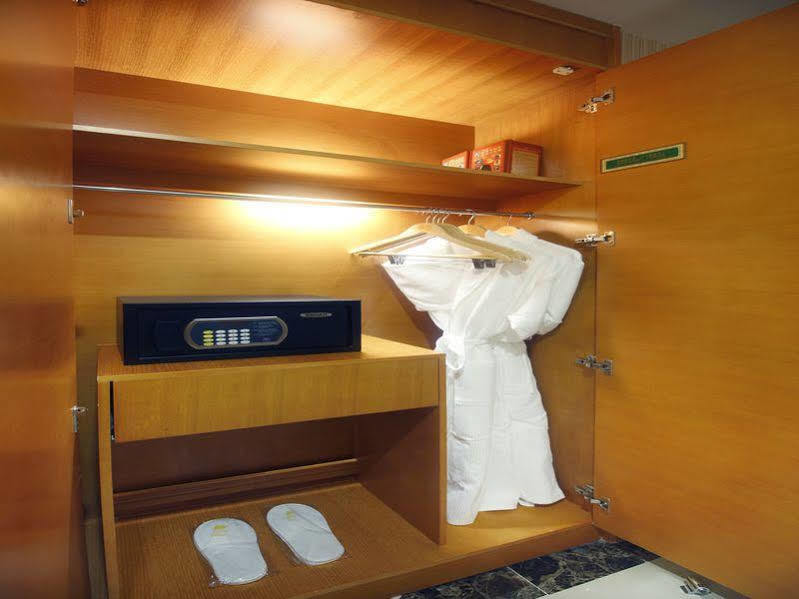 Hanting Express Sanya The First Market Branch Hotel المظهر الخارجي الصورة